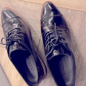 VINCE Brogues